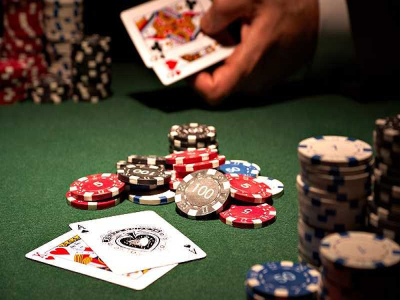 Làm thế nào để củng cố tâm lý khi chơi Poker?